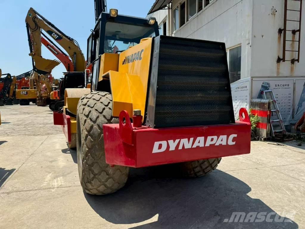 Dynapac CA 30 D Tek tamburlu silindirler