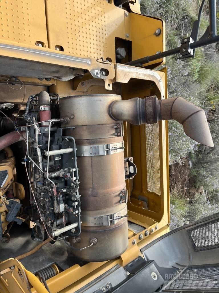 CAT 329 E Paletli ekskavatörler