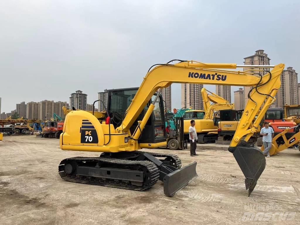 Komatsu PC 70-8 Paletli ekskavatörler