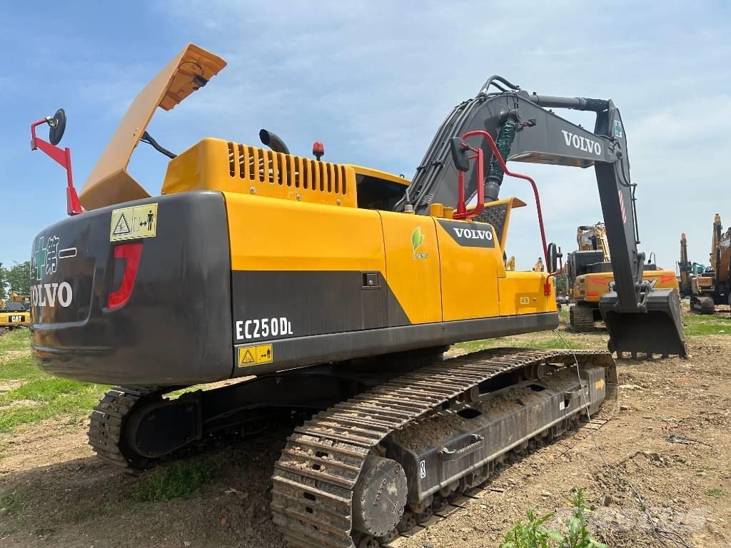 Volvo EC 250 D Paletli ekskavatörler