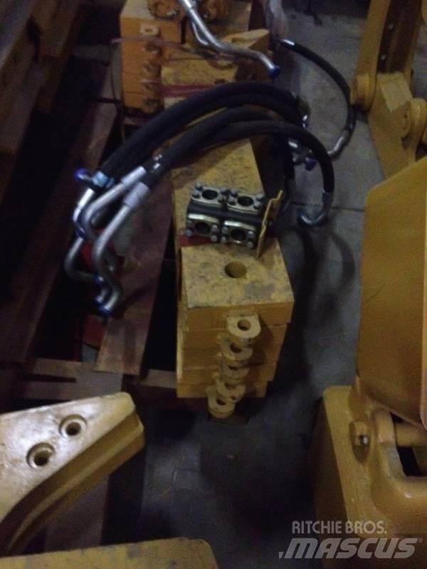 CAT D7H Ripper NEW Diger