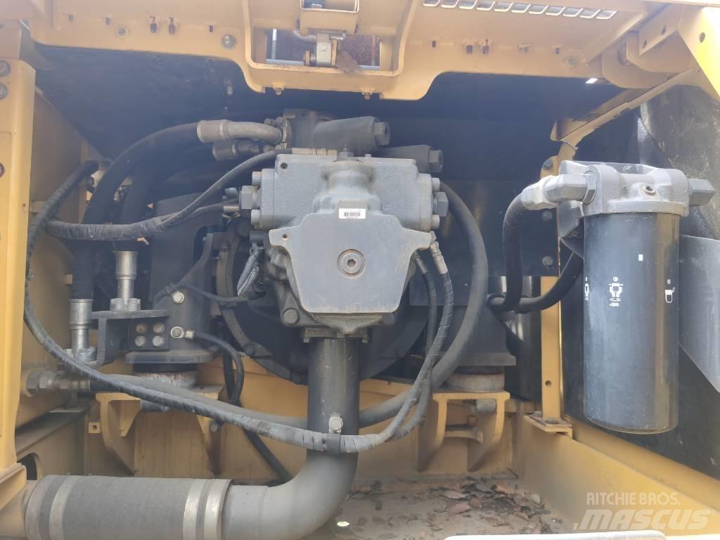Komatsu PC 350-7 Paletli ekskavatörler