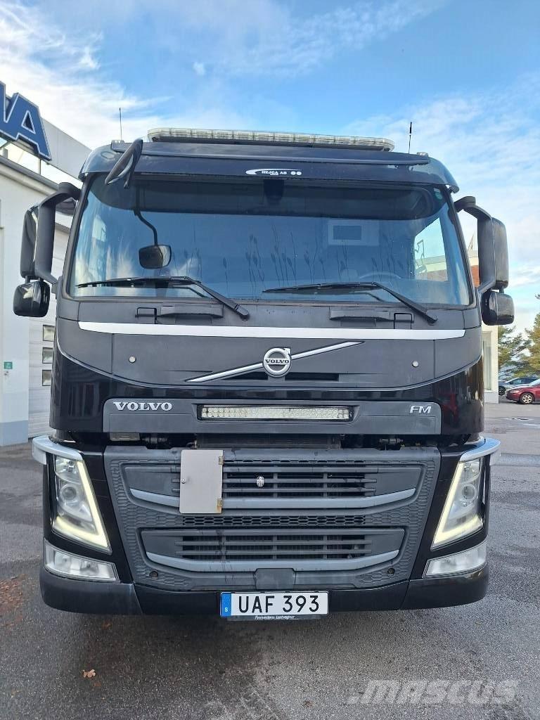Volvo FM  6x2 Araç üzeri vinçler