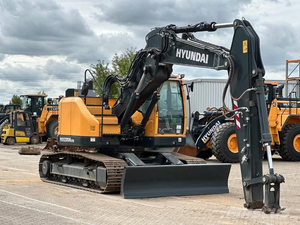 Hyundai HX 235 ALCR Paletli ekskavatörler