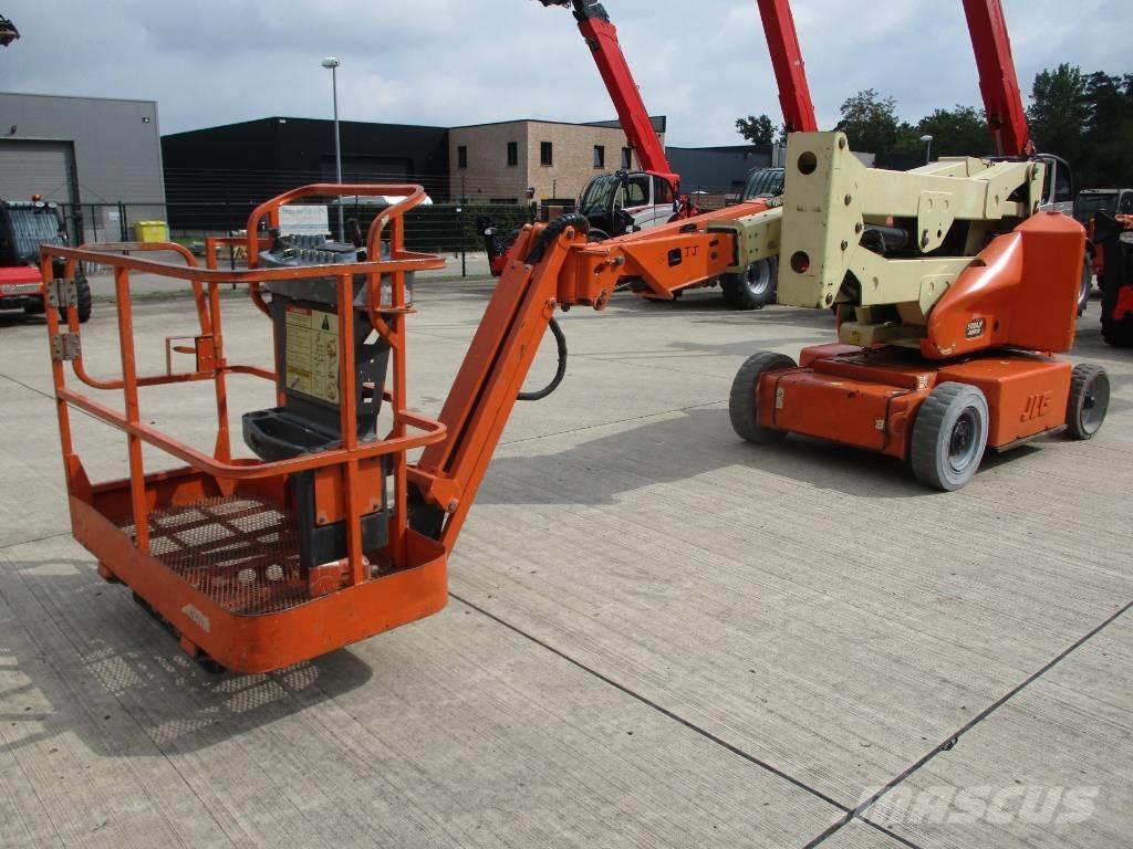 JLG E400 AJPN (048) Kompakt kendinden tahrikli personel platformları