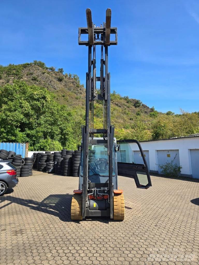Toyota Traigo 80 Elektrikli forkliftler