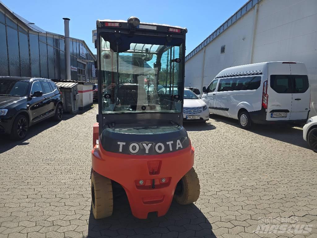 Toyota Traigo 80 Elektrikli forkliftler