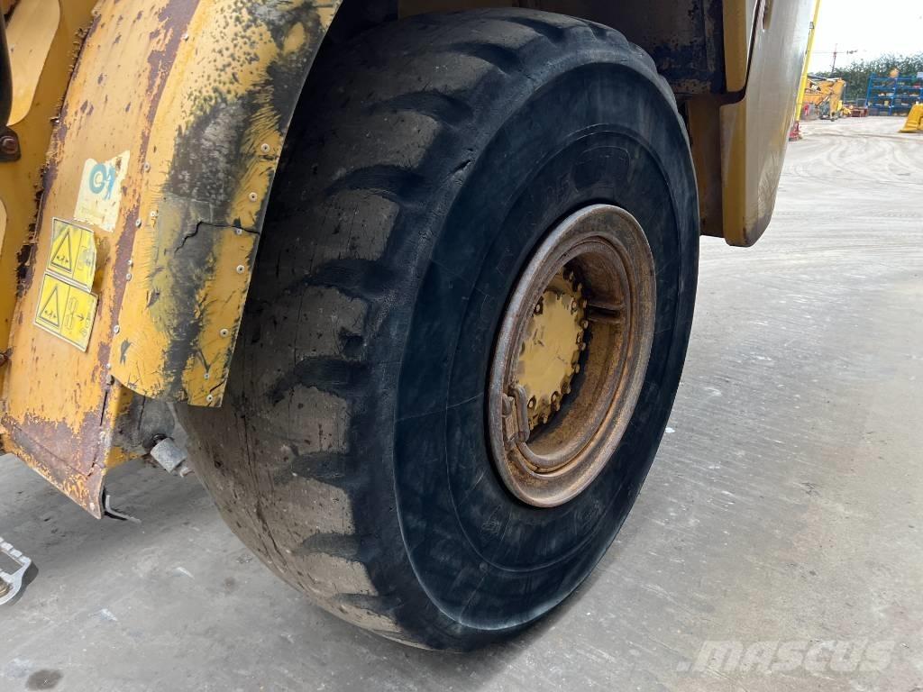 CAT 735 Belden kirma kaya kamyonu