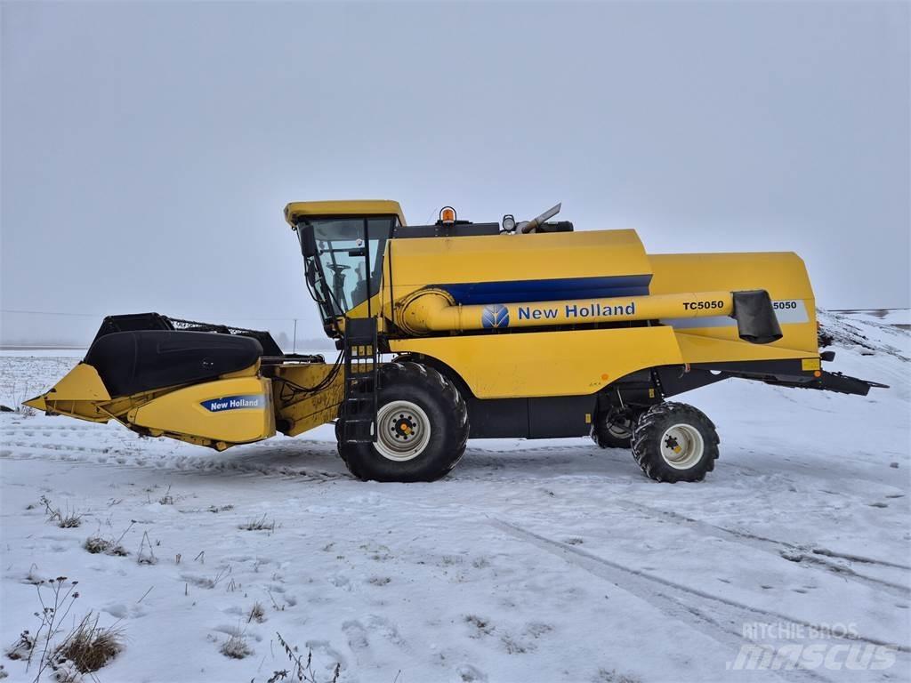New Holland TC5050 Biçerdöverler