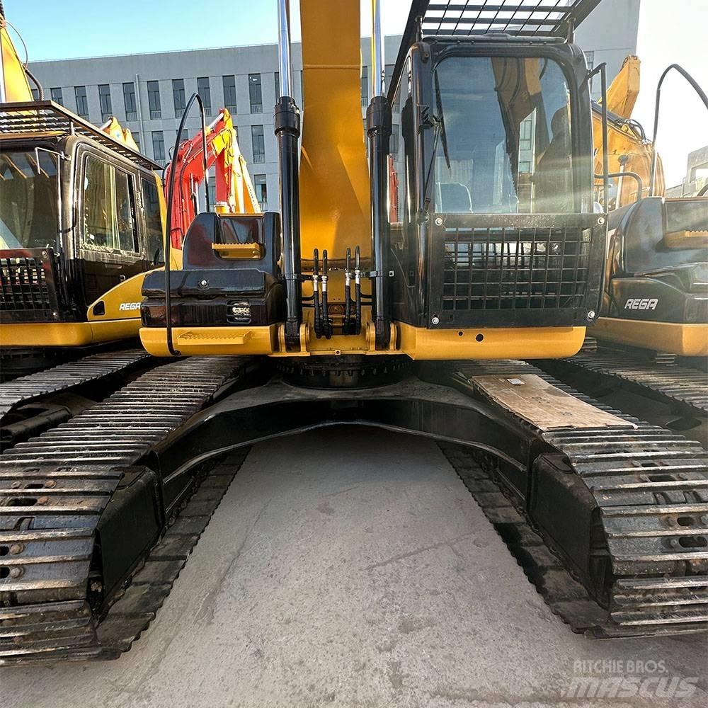 CAT 323 D Paletli ekskavatörler