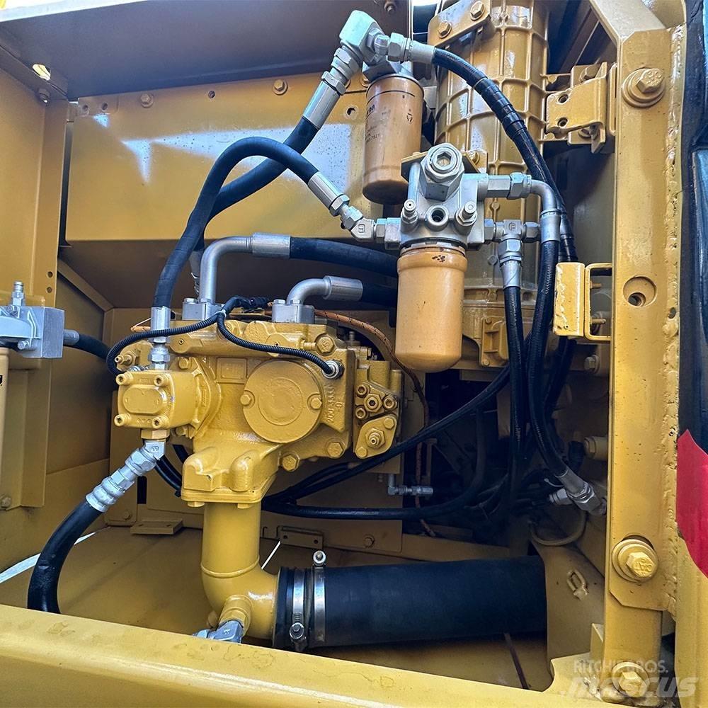 CAT 323 D Paletli ekskavatörler