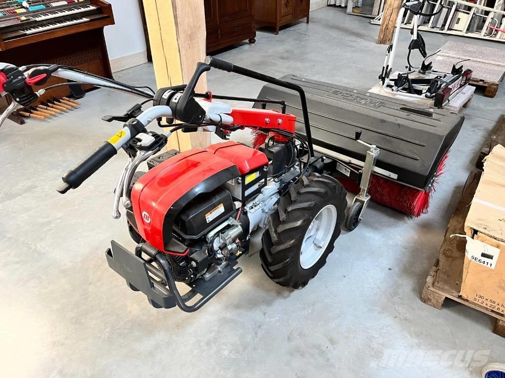 Emaq MAK 18 Cadde süpürücüler