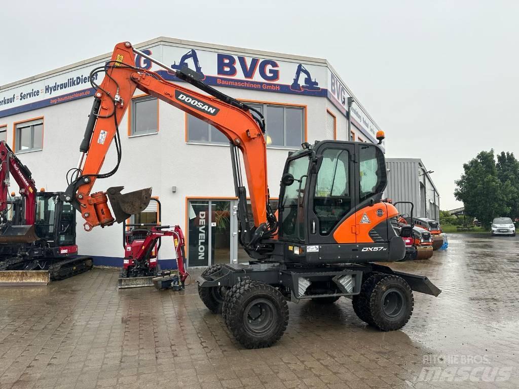 Doosan DX 57 W-5 Lastik tekerli ekskavatörler