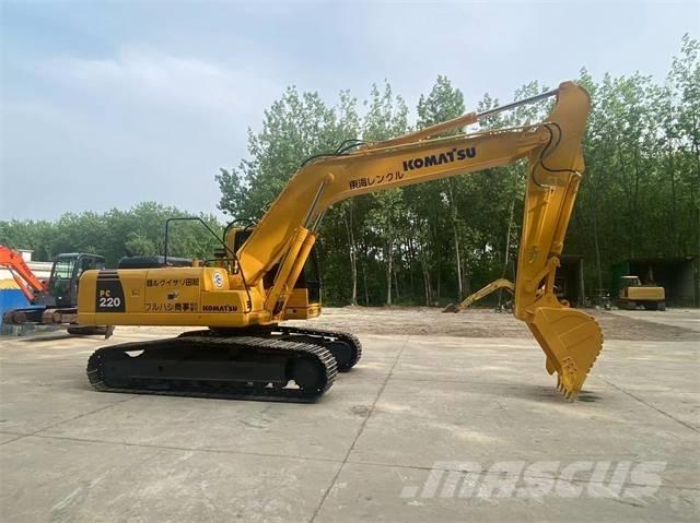 Komatsu PC 220-8 Paletli ekskavatörler