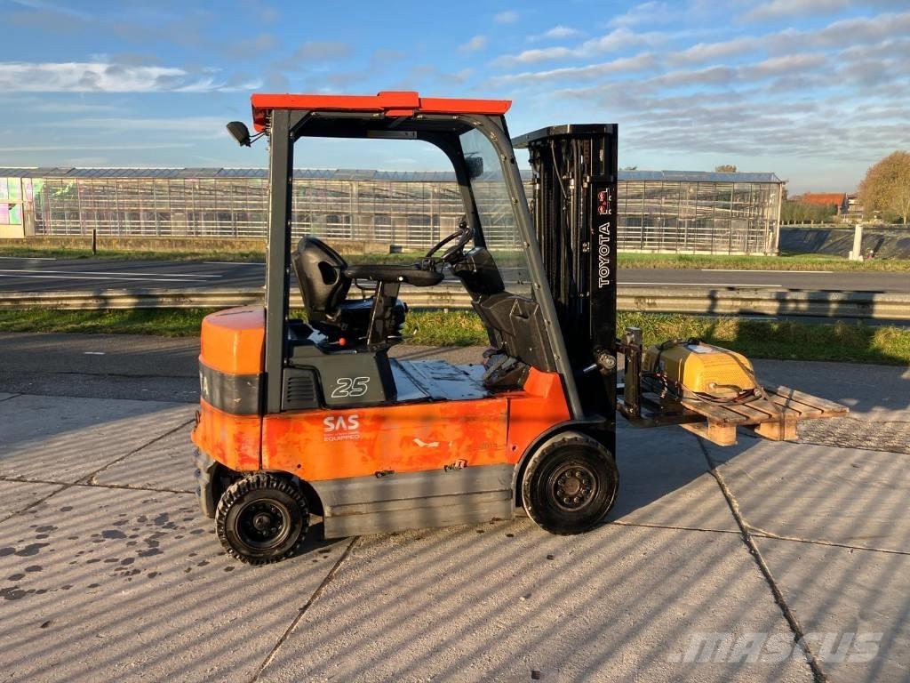 Toyota 7BMF25 Elektrikli forkliftler
