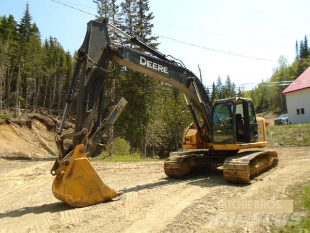 John Deere 225 DLC Paletli ekskavatörler