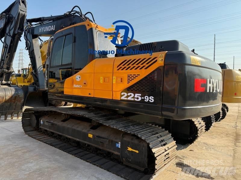 Hyundai 225-9S Paletli ekskavatörler