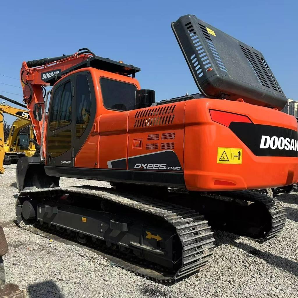 Doosan 225LC-9c Paletli ekskavatörler