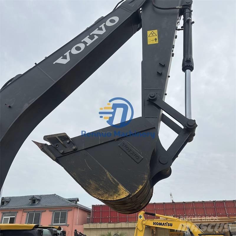 Volvo EC 240 Paletli ekskavatörler