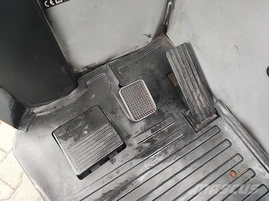 Still FM-X 14 Reach truck - depo içi istif araçları