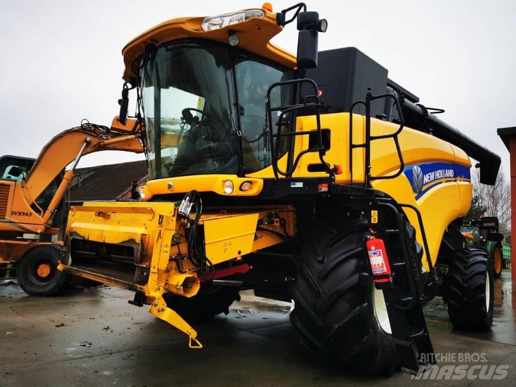 New Holland CX 8070 Biçerdöverler
