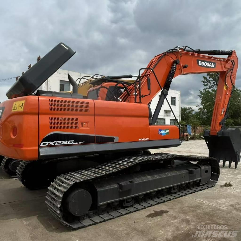 Doosan 225LC-9 Paletli ekskavatörler