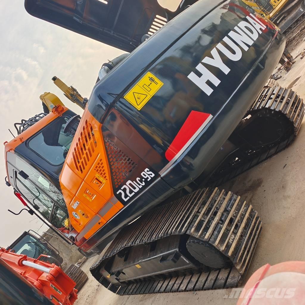 Hyundai 220LC Paletli ekskavatörler