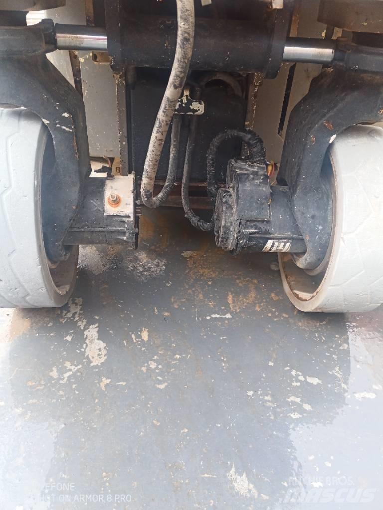 JLG 2030 ES Makasli platformlar
