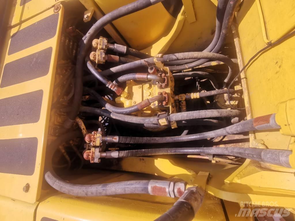 Komatsu PC 200-6 Paletli ekskavatörler