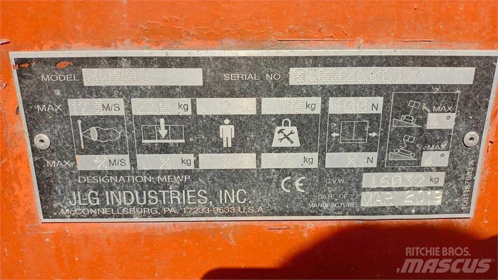 JLG 800AJ Körüklü personel platformları