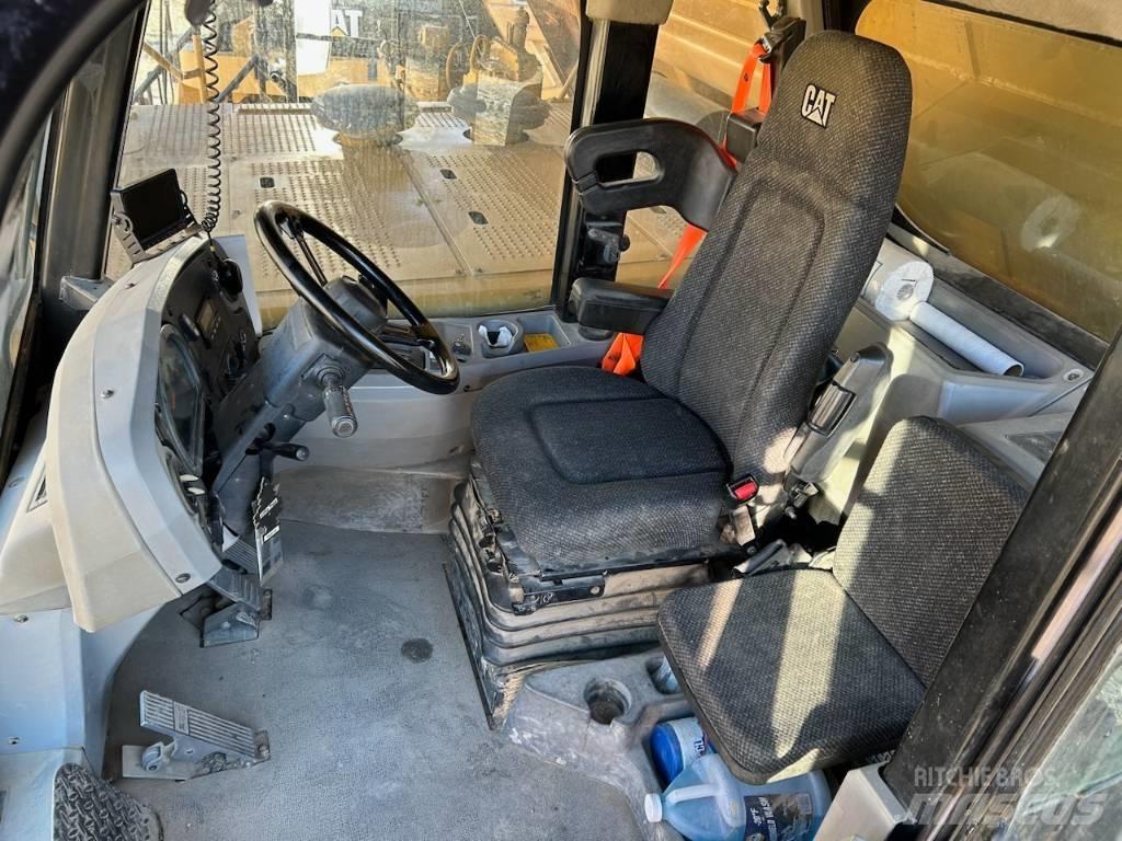 CAT 777F Belden kirma kaya kamyonu