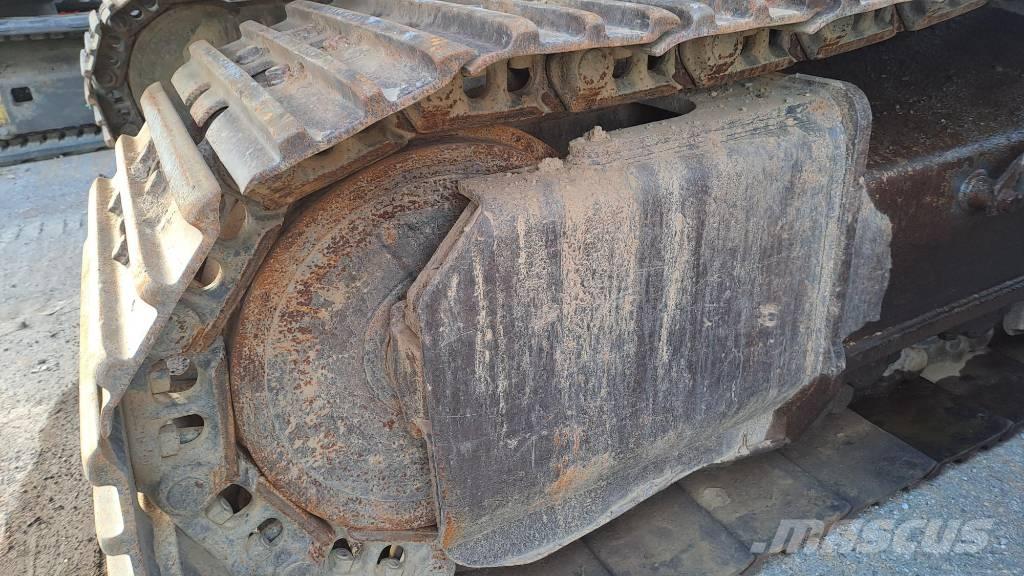 CASE CX 300 E Paletli ekskavatörler