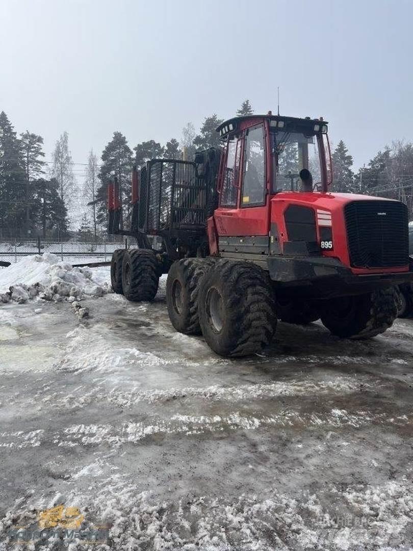 Komatsu 895 Tomruk yükleyici traktörler