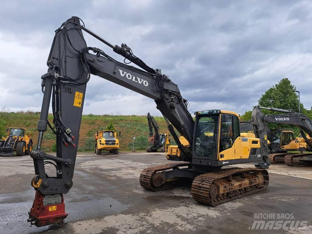 Volvo EC 220 DL Paletli ekskavatörler