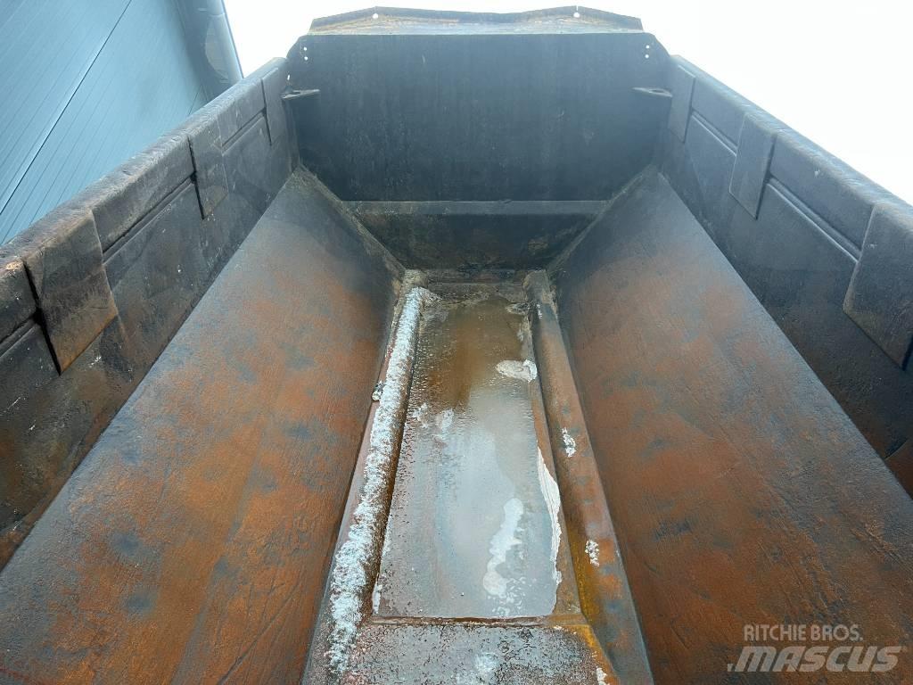 Volvo A30F Belden kirma kaya kamyonu