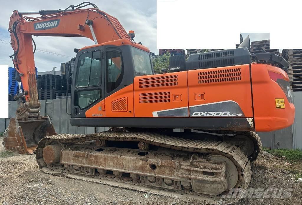 Doosan DX 300 LC-5 Paletli ekskavatörler