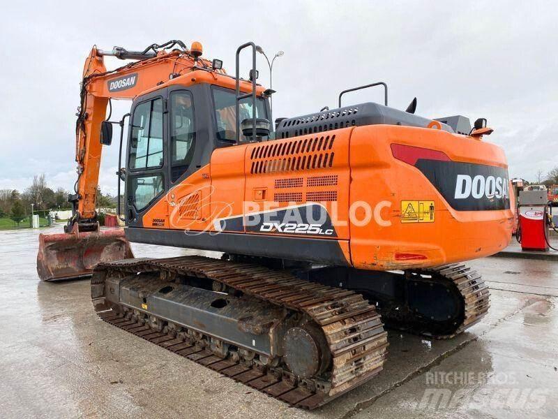 Doosan DX 225 LC Paletli ekskavatörler