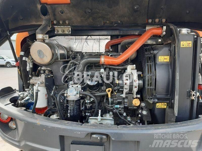 Doosan DX 57 W Lastik tekerli ekskavatörler