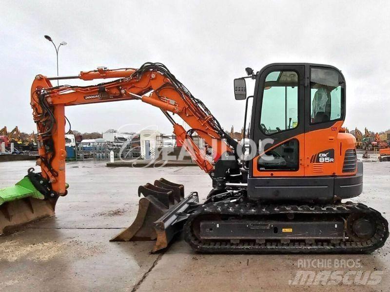 Doosan DX85R Paletli ekskavatörler