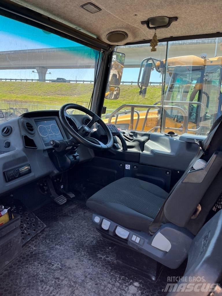 Bell B30E Belden kirma kaya kamyonu