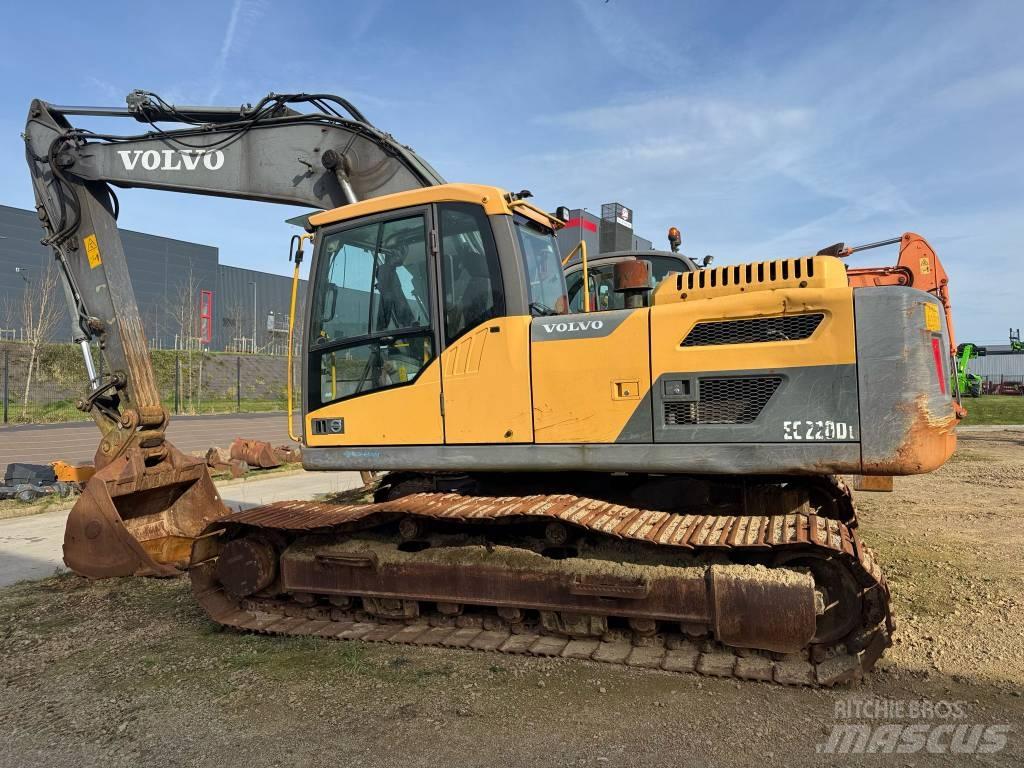 Volvo EC220DL Paletli ekskavatörler