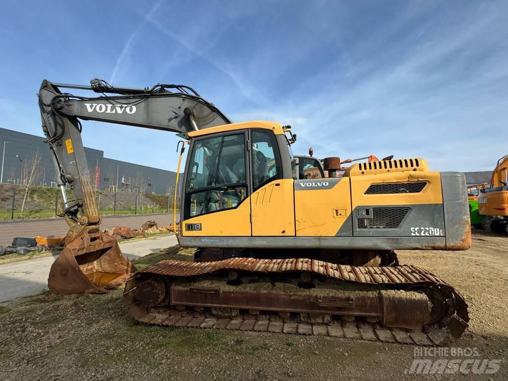 Volvo EC220DL Paletli ekskavatörler