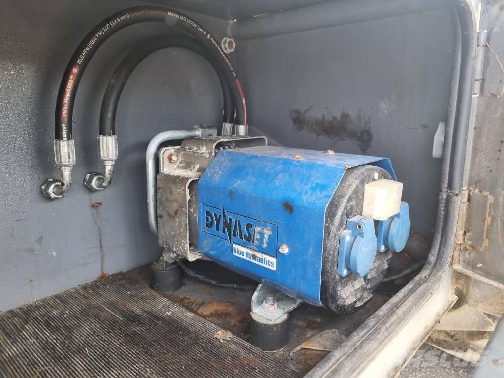 Take-Job TB295W-4 Lastik tekerli ekskavatörler