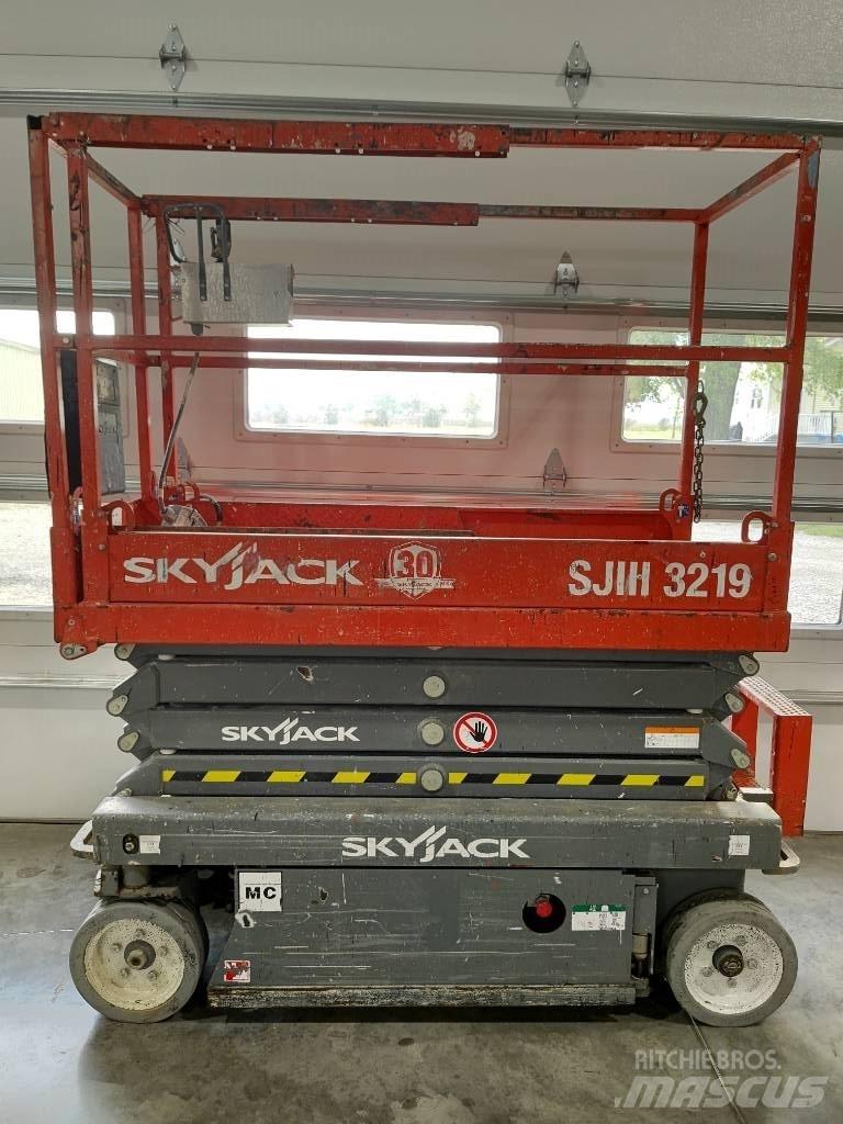 SkyJack SJ III 3219 Makasli platformlar