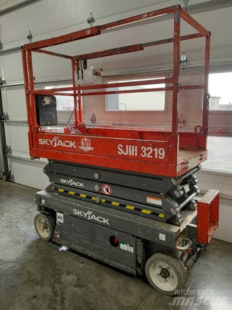SkyJack SJ III 3219 Makasli platformlar