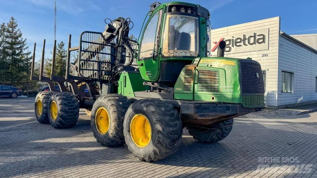 John Deere 1110 E Tomruk yükleyici traktörler