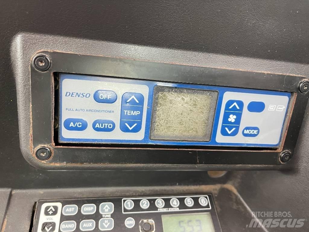 Takeuchi TB 295W Lastik tekerli ekskavatörler