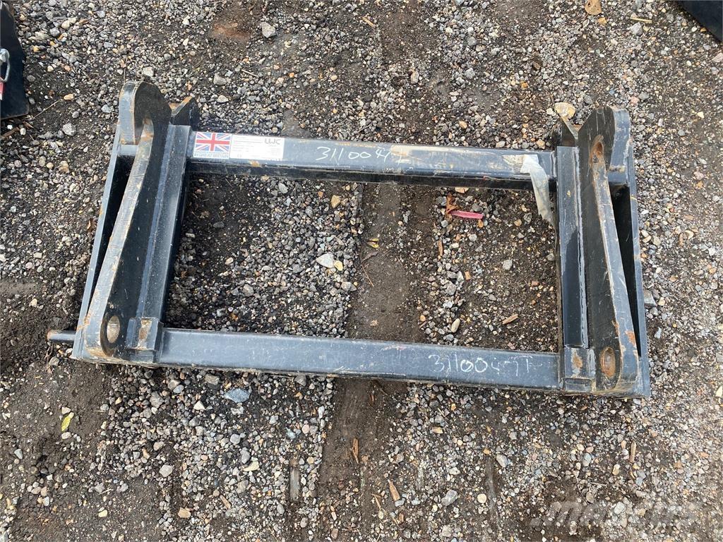  ADAPTOR PLATE Tarimsal teleskopik yükleyiciler