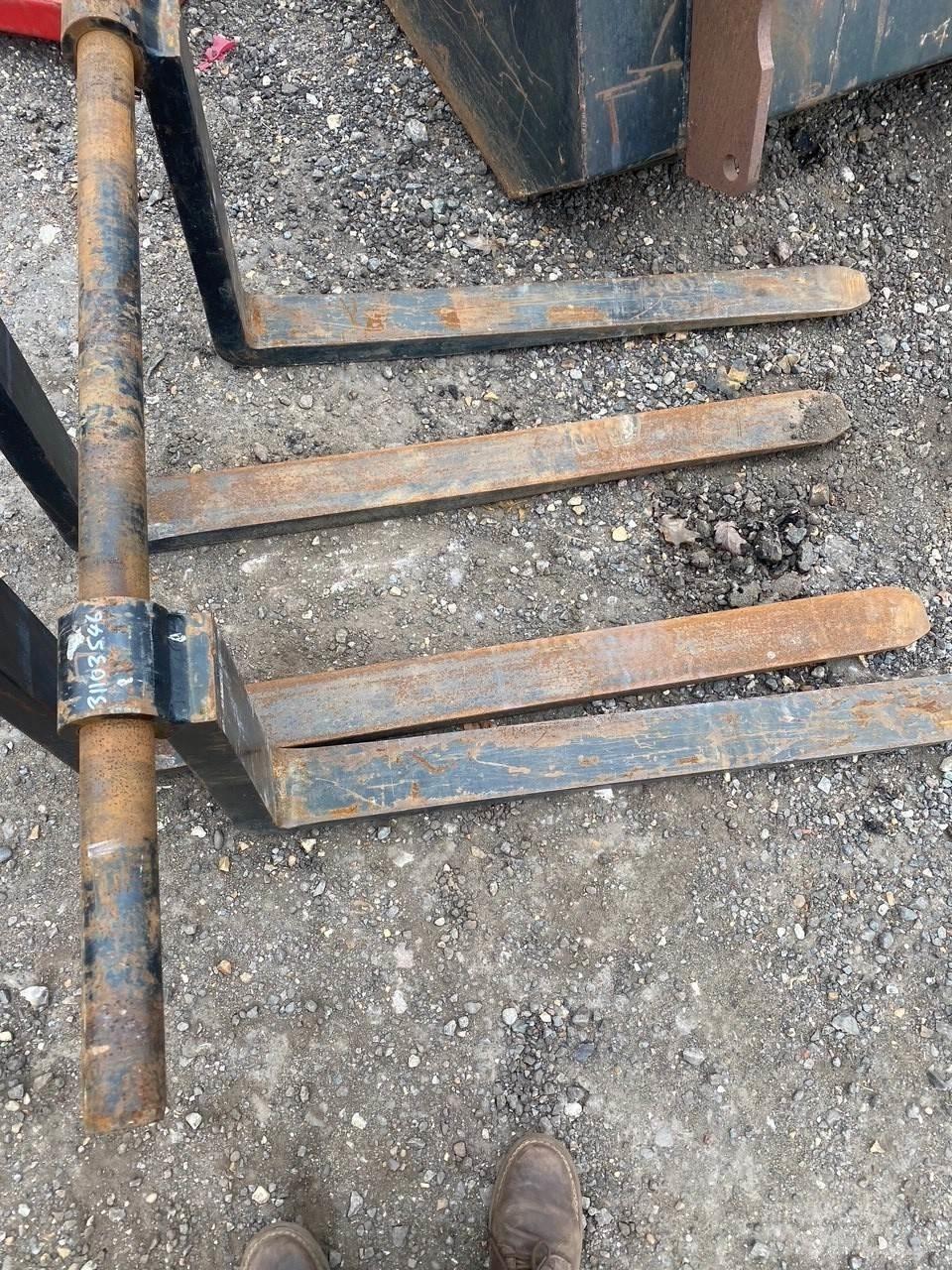 JCB 3500KG Diger tarim makinalari