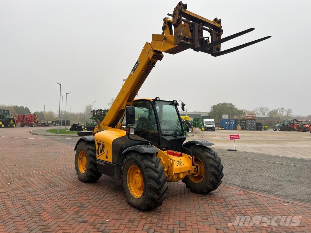 JCB 530-70 Tarimsal teleskopik yükleyiciler
